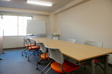 オフィスの会議室のイメージ
