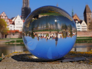 Ulm Skyline in der Glaskugel