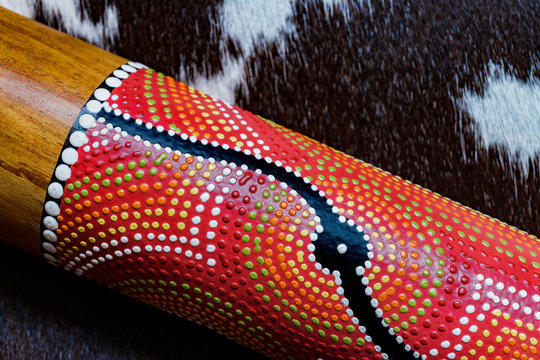 didgeridoo Australie cercle abstrait tribal pointill&eacute; art peinture aborig&egrave;ne