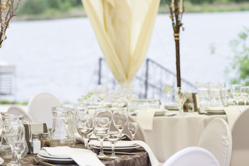 table setting in restaurant