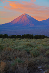 Kolory Atakamy - Wulkan Licancabur © Tomasz Aurora