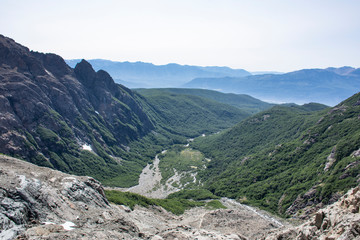 vista general de bosque y monta&ntilde;as