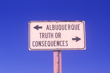 A sign that reads ÒAlbuquerque/Truth or ConsequencesÓ