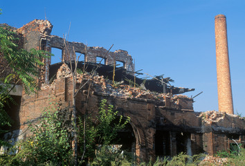 Fototapeta na wymiar Industrial ruins in Patterson, New Jersey