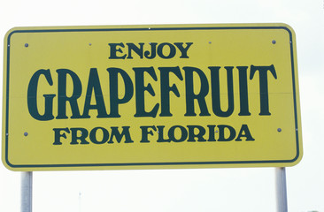 A sign that reads ÒEnjoy grapefruit from FloridaÓ