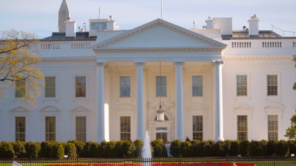 Obraz premium Front of The White House in Washington - home and office of the US President