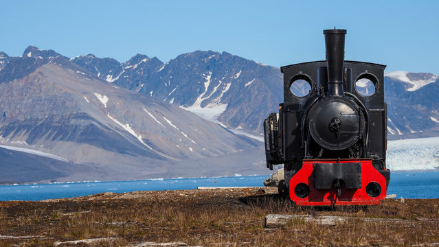 Locomotive, Steam-train, Vintage, Antique, History, Industrial, Heritage, Ny-&Aring;lesund, Svalbard, Spitsbergen, Arctic, Polar, Northern, Norway, Mountains, Glacier, Bay, Ocean, Sea, Tundra, Remote, Wilde