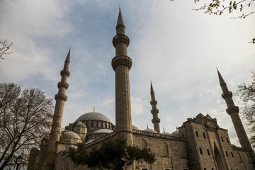Fototapeta na wymiar Mezquita y minaretes de Estambul 