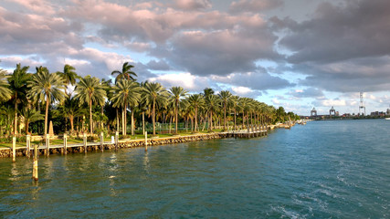 Beautiful islands around Miami with exclusive celebrity mansions