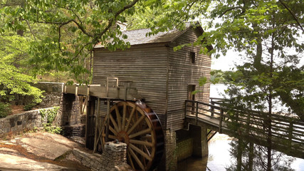 Fototapeta na wymiar Small mill in the forest of Stone Mountain National Park