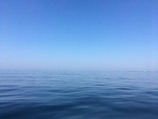 空と海の曖昧な関係