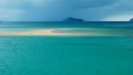 Fototapeta premium Beaches in the middle of the sea in Thailand