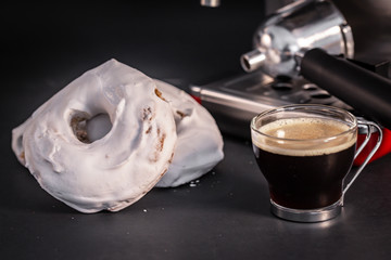 Desayuno de café con rosco blanco