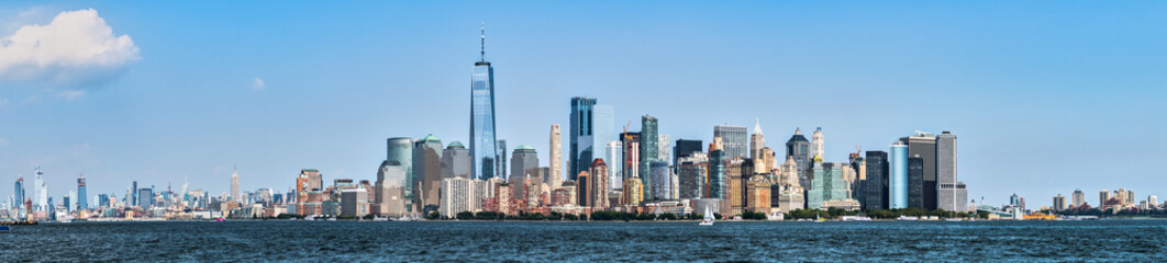 Fototapeta na wymiar panoramic buildings of new york in the manhattan area