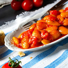 Gigantes Plaki - Baked beans in tomato sauce