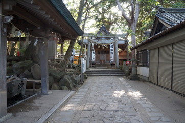 Photograph of Yaotomi Shrine and Mikawa Bay. Yaotomi Shrine is also called Takeshima Benten.