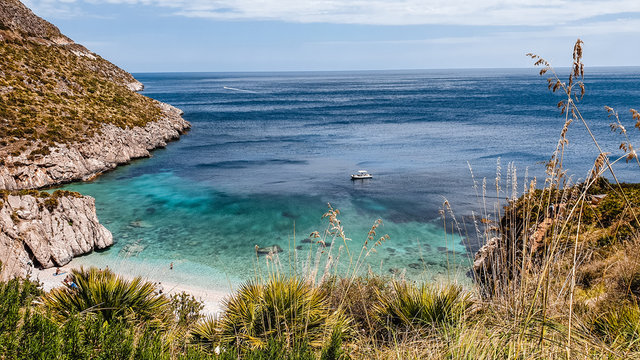 Wundersch&ouml;ne Bucht auf Sizilien - Cala Tonnarella dell&acute; uzzo, Naturreservat