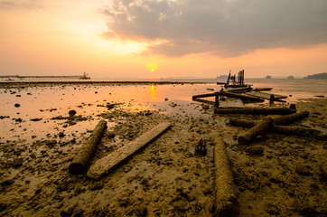 Fototapeta premium Dramatic sunset in Thailand