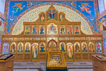Obraz premium Eastern сhristian orthodox сhurch of Byzantine tradition. Traditional religious paintings and icons. Altar and iconostasis