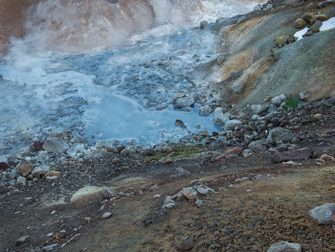 Ein Schlammtopf im geothermalen Hei&szlig;quellengebiet