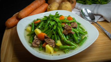 grüne Bohnen Eintopf mit Rindfleisch