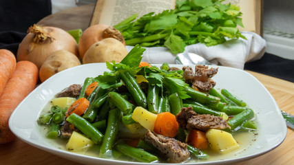 grüne Bohnen Eintopf mit Rindfleisch