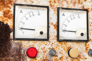 Two industrial square ammeters show zero power