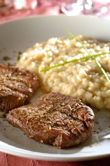 Filet mignon medallion with green pepper and champagne risotto