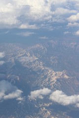 montagnes turques enneigées vues depuis le ciel