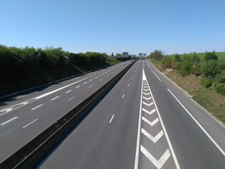 Fototapeta na wymiar Voie express au sud de Lyon ou D301 appelée Boulevard Urbain Sud - Département du Rhône - France