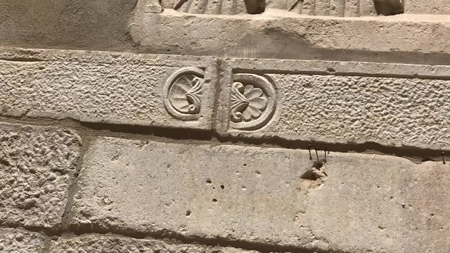 Particolari della chiesa di San Domenico e di Corso Vittorio Emanuele nel centro storico di Venosa citt&agrave; della Basilicata in Sud Italia