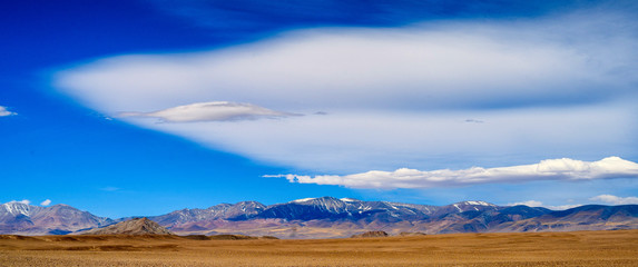 nuage orographique sur l'altiplano