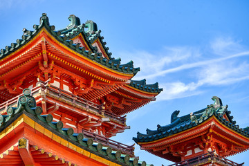 Obraz premium Orange temple with decorated towers 