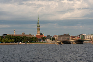 Obraz premium Evening Riga from the Daugava riverside, Latvia.