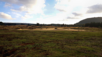 산과 구름과 파란하늘이 있는 풍경