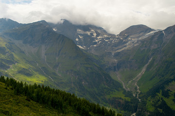 Obraz na płótnie Canvas Great view of the alpine green mountains.