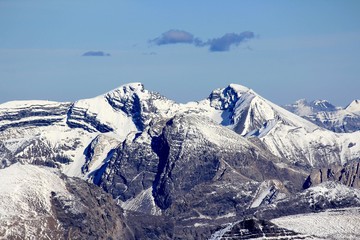 Zoom in photo at the summit of Mount Temple, view towards Bonnet Peak, Banff National Park, Canadian Rockies