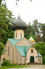 Fototapeta na wymiar small church in the forest