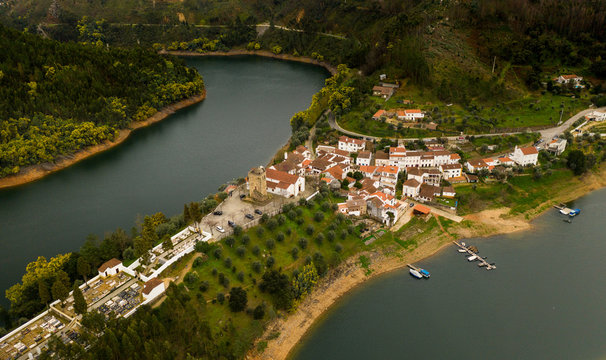Dornes at river tagus