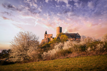 Burg Gleiberg im Sonnenuntergang 