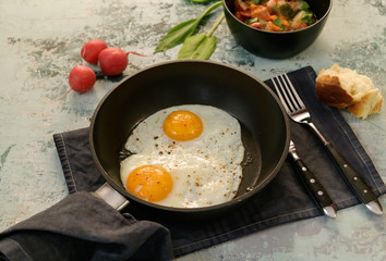 breakfast, fried eggs with vegetables
