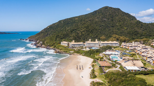 Santinho beach &ndash; Florian&oacute;polis. Beautiful beach in Santa Catarina, Brazil
