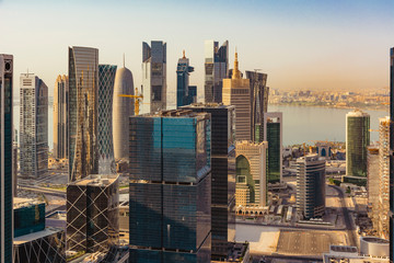 Vista aérea de los edificios modernos de Doha, Qatar.