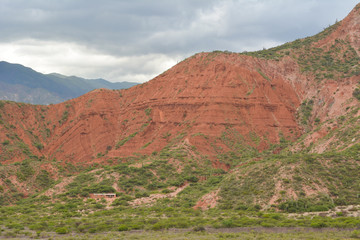 Montaña colorada