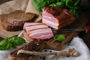 Sliced smoked meat.