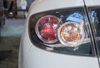 Left position of rear light