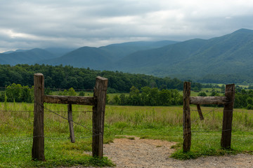 Fototapeta na wymiar looking out over Cades Cove. The Great Smokey Mountains National Park, Tennessee, USA.