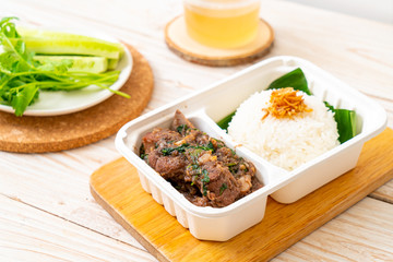 Baked Pork Ribs with Sauce