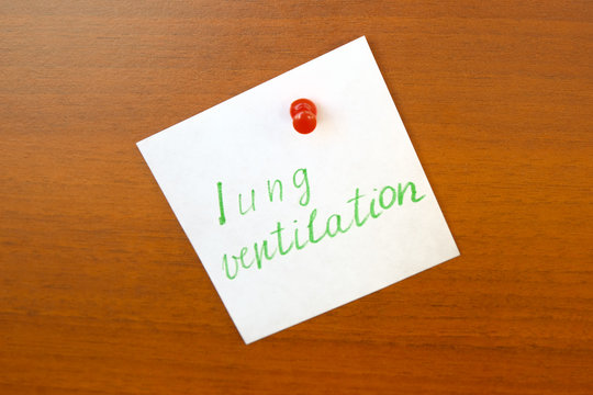 White sticker with the inscription "lung ventilation"