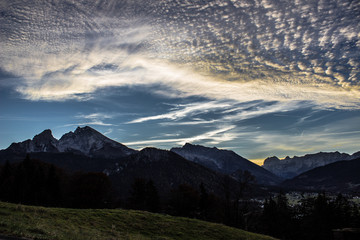 Schäfchenwolken und der Watzmann